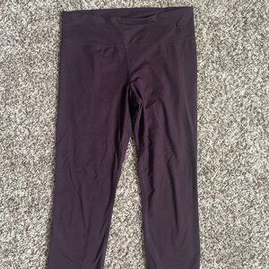 3/$20 Maroon Under Armour Capri Leggings